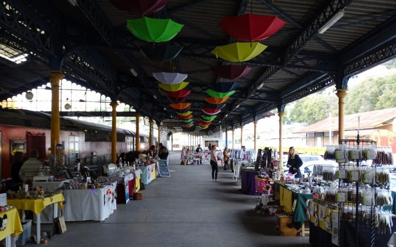 Feira da Pampulha na estação Alcântara-Terra