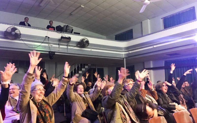 Mãos no ar para a sessão especial de “E Agora? Quem é que Manda?”