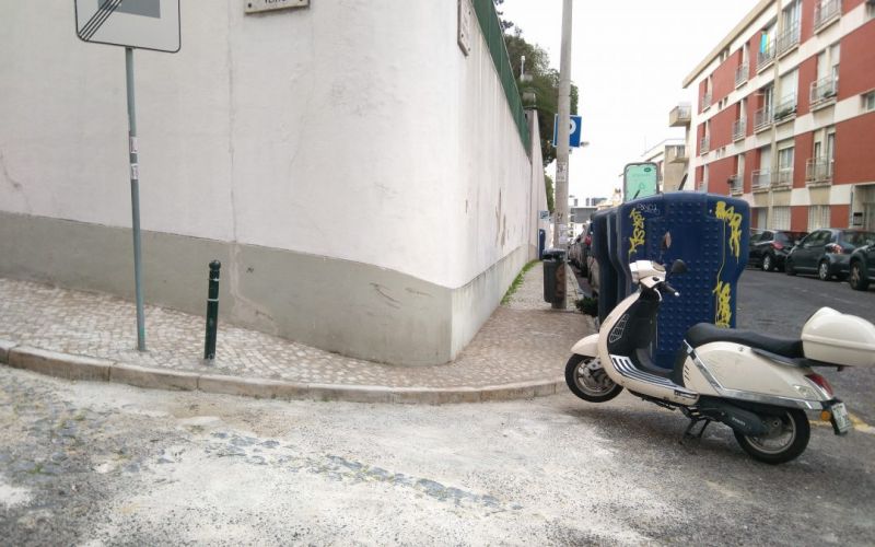 Requalificação da calçada na rua Ricardo Espírito Santo