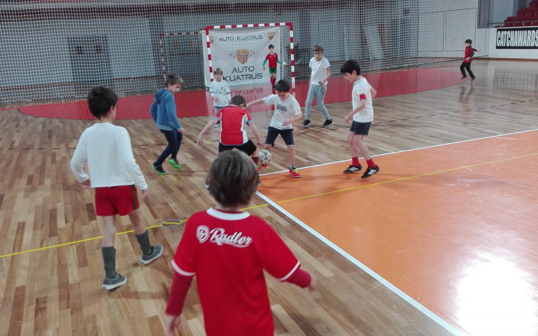Os futuros Ronaldos da Estrela na Clínica de Futebol