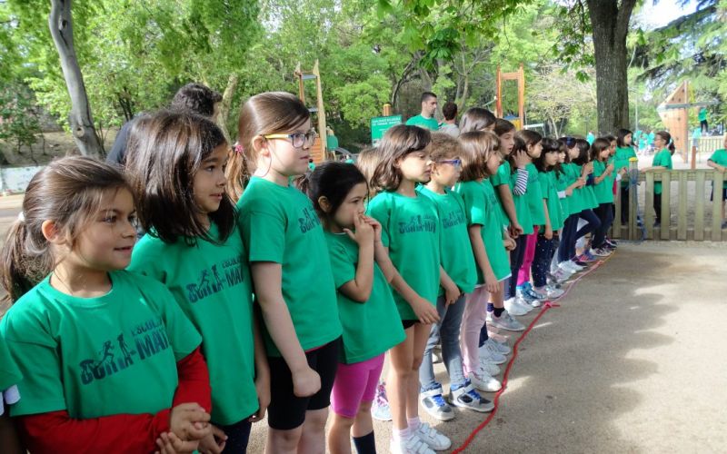 Crianças da Escola 72 correm corta mato repleto de desportivismo