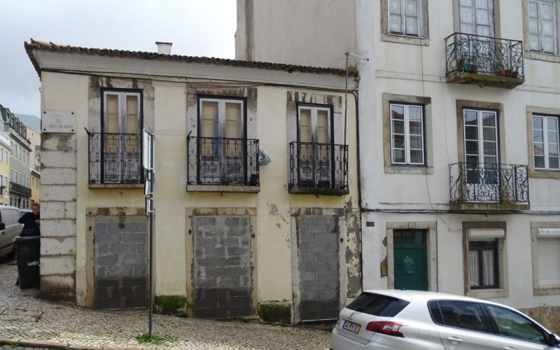 Prédios “abandonados” na Estrela são emparedados para segurança dos moradores