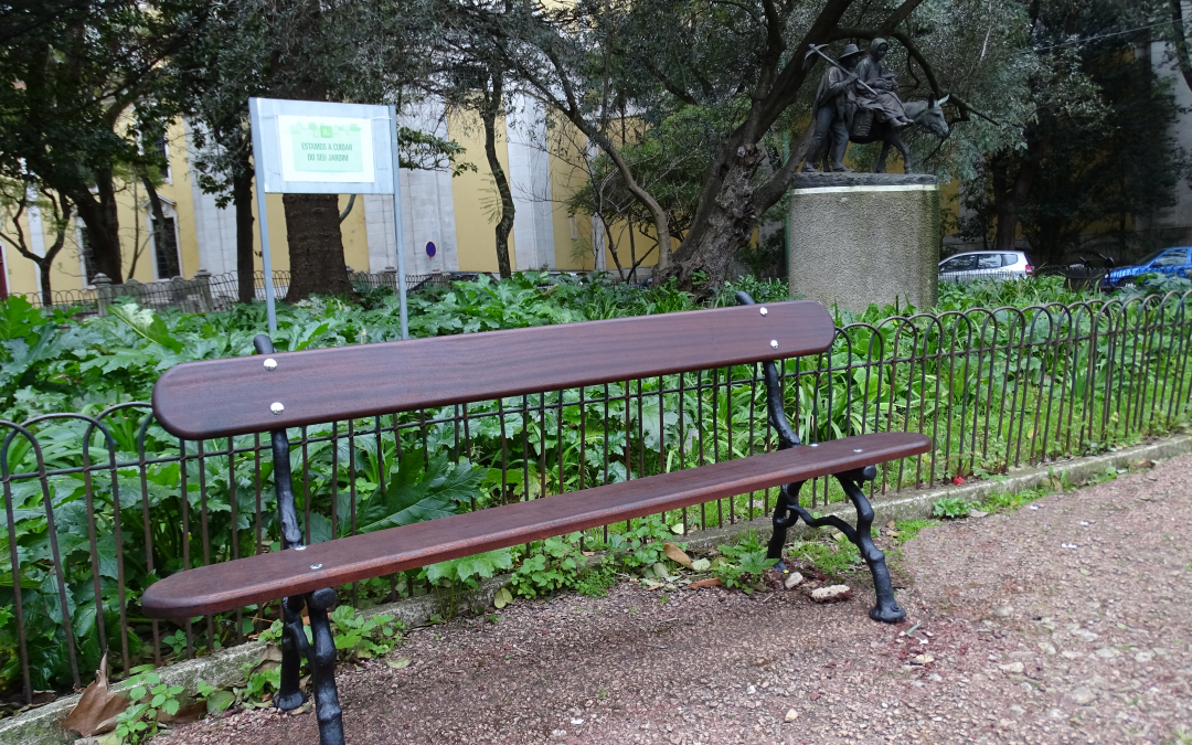 Jardim da Burra com bancos novos