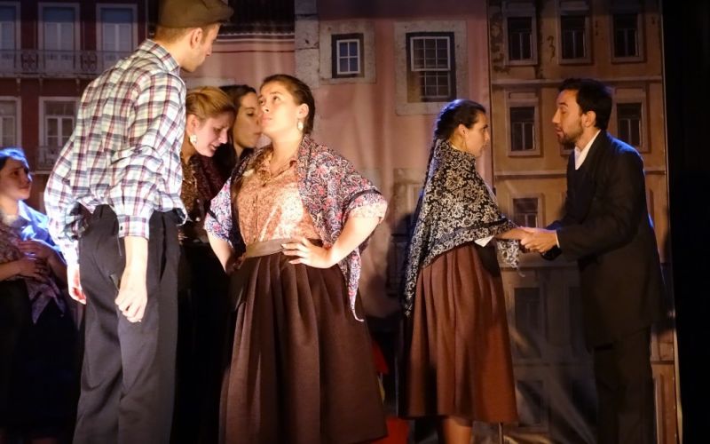 Dos palcos de teatro para as ruas da Madragoa em cinema