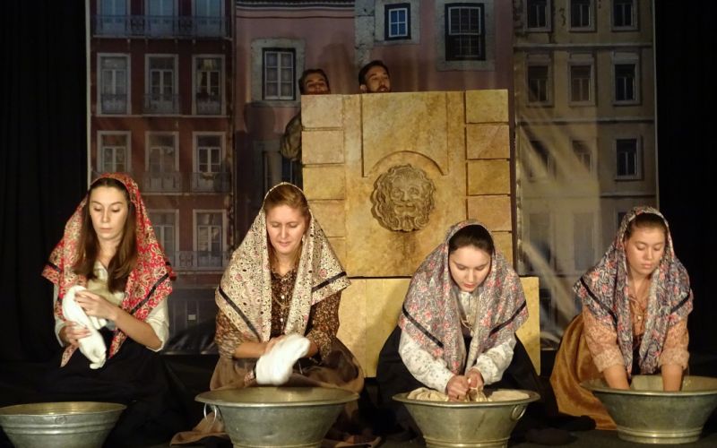 Romeu e Julieta adaptado à vivência do Bairro da Madragoa