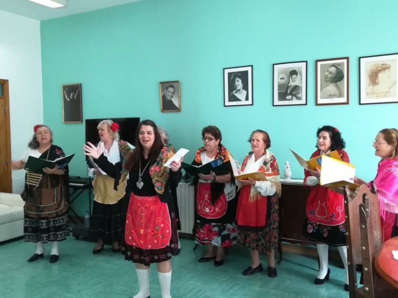 Atua&ccedil;&atilde;o do Grupo de Cantares Tradicionais da Estrela na Casa do Artista