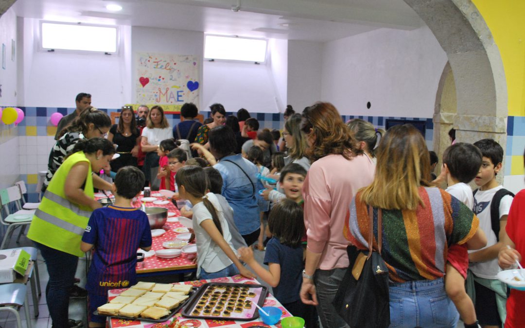 Escola Fernanda de Castro e Escola 72 celebram o Dia da M&atilde;e