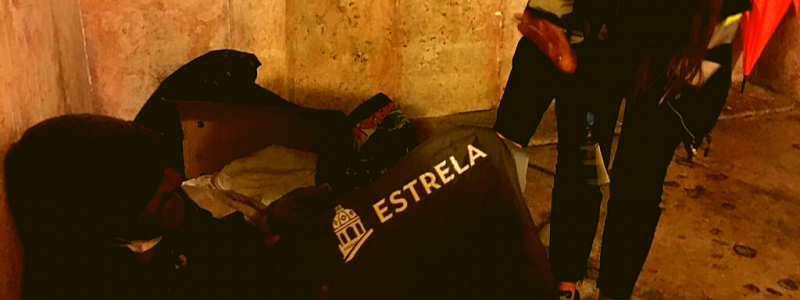 JFE entrega sacos-cama a pessoas em situação de sem-abrigo