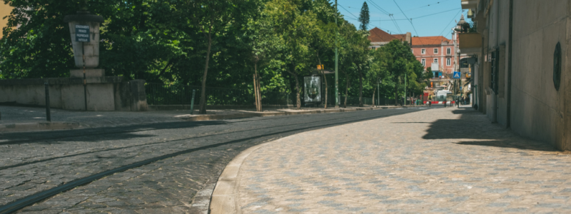 Requalificação dos passeios da Rua João de Deus concluída