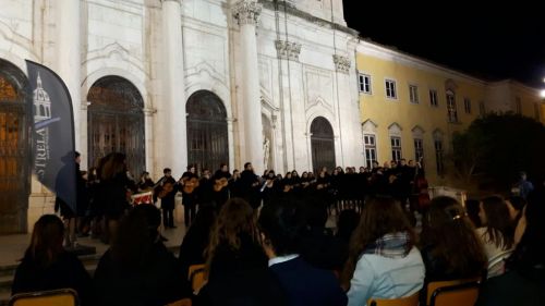 A serenata ao luar das Tunas na Basílica da Estrela