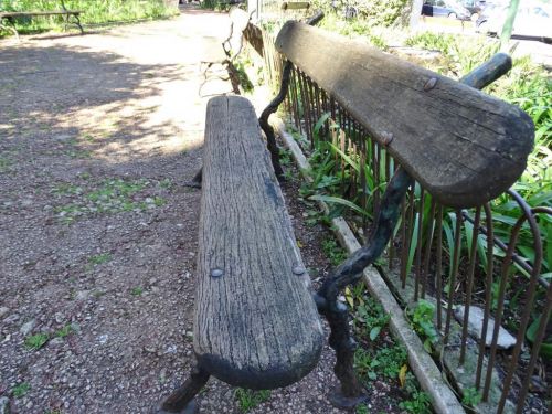 Jardim da Burra com bancos novos