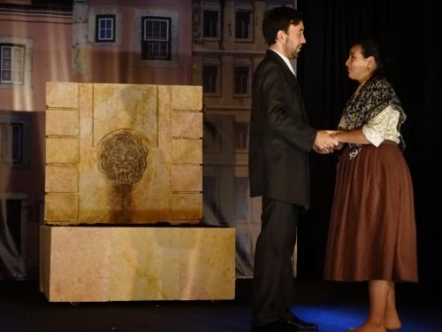 Dos palcos de teatro para as ruas da Madragoa em cinema