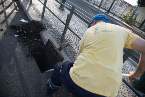 Plano de limpeza de sarjetas em ação