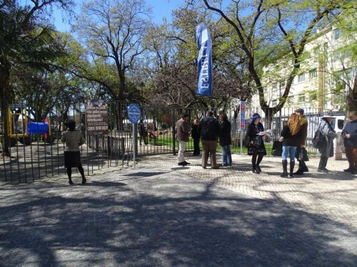 Jardim de Santos reabre em dia de sol e poesia