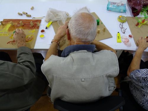Workshop de Arte-Terapia para seniores: “Sapato velho, transporta memórias”